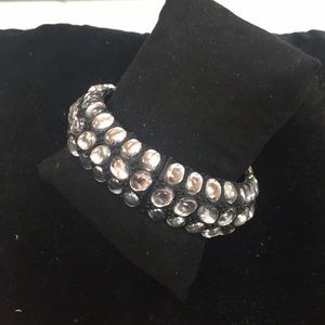 Black stretchable bracelet